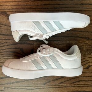Brand New Adidas Women’s VL Court Sneaker - size 7.5